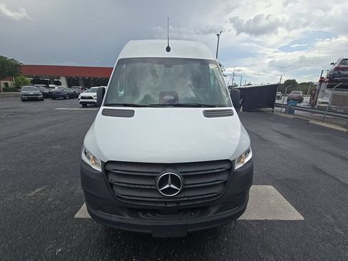 Used 2025 Mercedes-Benz Sprinter 2500 image 2