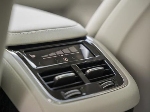 New 2027 Volvo XC90 B6 Ultra AWD/4WD image 33