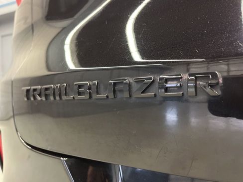 Used 2022 Chevrolet TrailBlazer RS image 36