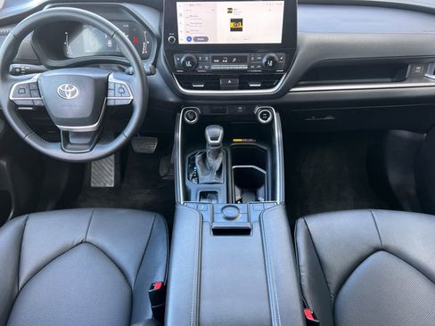 Certified 2025 Toyota Grand Highlander XLE image 15