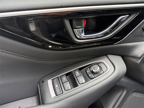 Used 2023 Subaru Outback Limited image 18