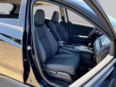 Used 2021 Honda HR-V EX image 9