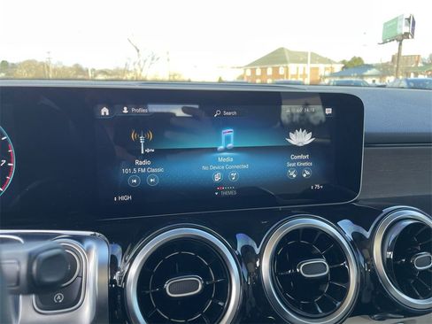 Used 2020 Mercedes-Benz GLB 250 4MATIC image 12