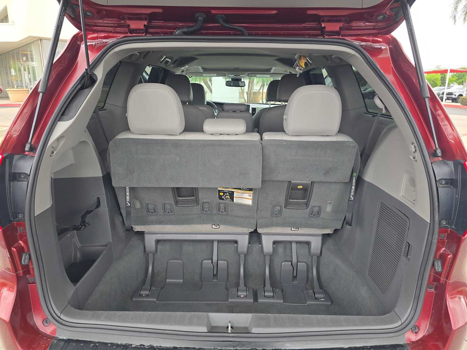 Used 2019 Toyota Sienna XLE FWD image 15