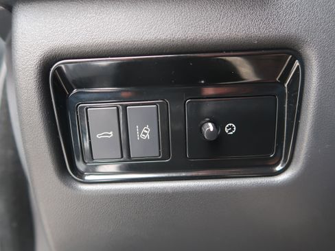 Used 2016 Jaguar XF S RWD image 21