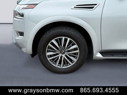 Used 2024 Nissan Armada SL w/ Captain's Chairs Package AWD/4WD image 9