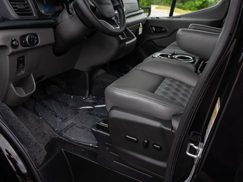 New 2026 Ford Transit 250 148 Medium Roof Extended AWD image 30