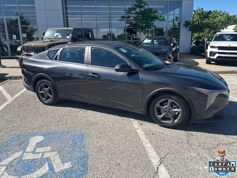 Used 2025 Kia K4 FWD image 30