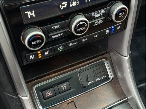 Used 2019 Subaru Ascent Touring w/ Popular Package #3 image 17