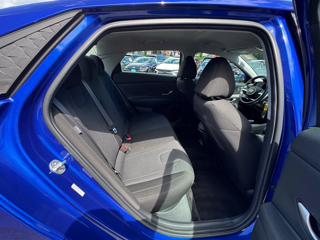 Used 2024 Hyundai Elantra SE FWD image 23