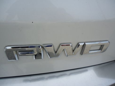 Used 2016 GMC Acadia SLE AWD/4WD image 10