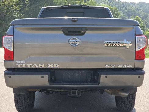 Used 2018 Nissan Titan SV w/ SV Convenience Package AWD/4WD image 18