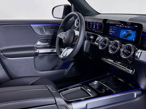 New 2025 Mercedes-Benz GLB 250 image 15