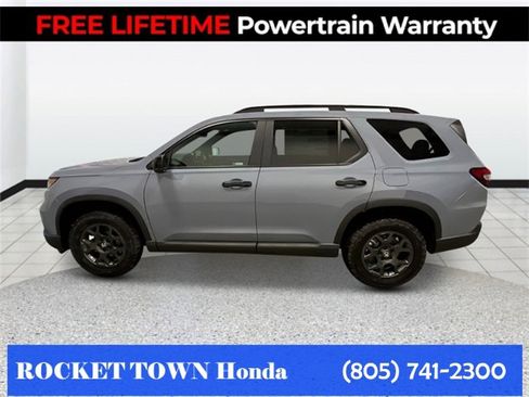 New 2025 Honda Pilot TrailSport image 2