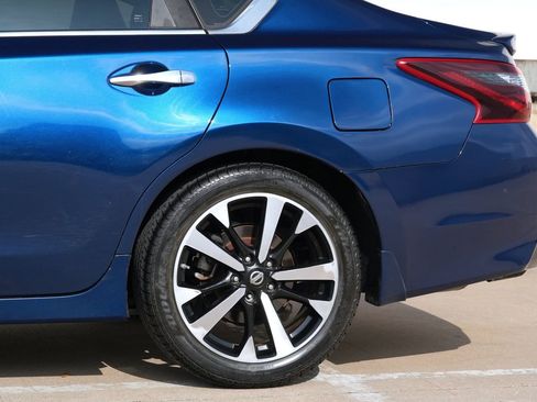 Used 2018 Nissan Altima 2.5 SR FWD image 23