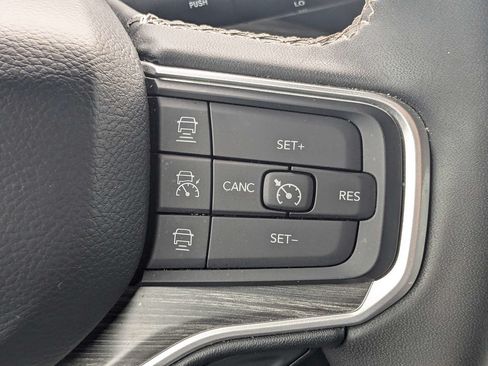 Certified 2024 Jeep Wagoneer Series II AWD/4WD image 28