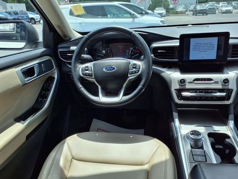 Used 2023 Ford Explorer XLT w/ Equipment Group 202A image 12