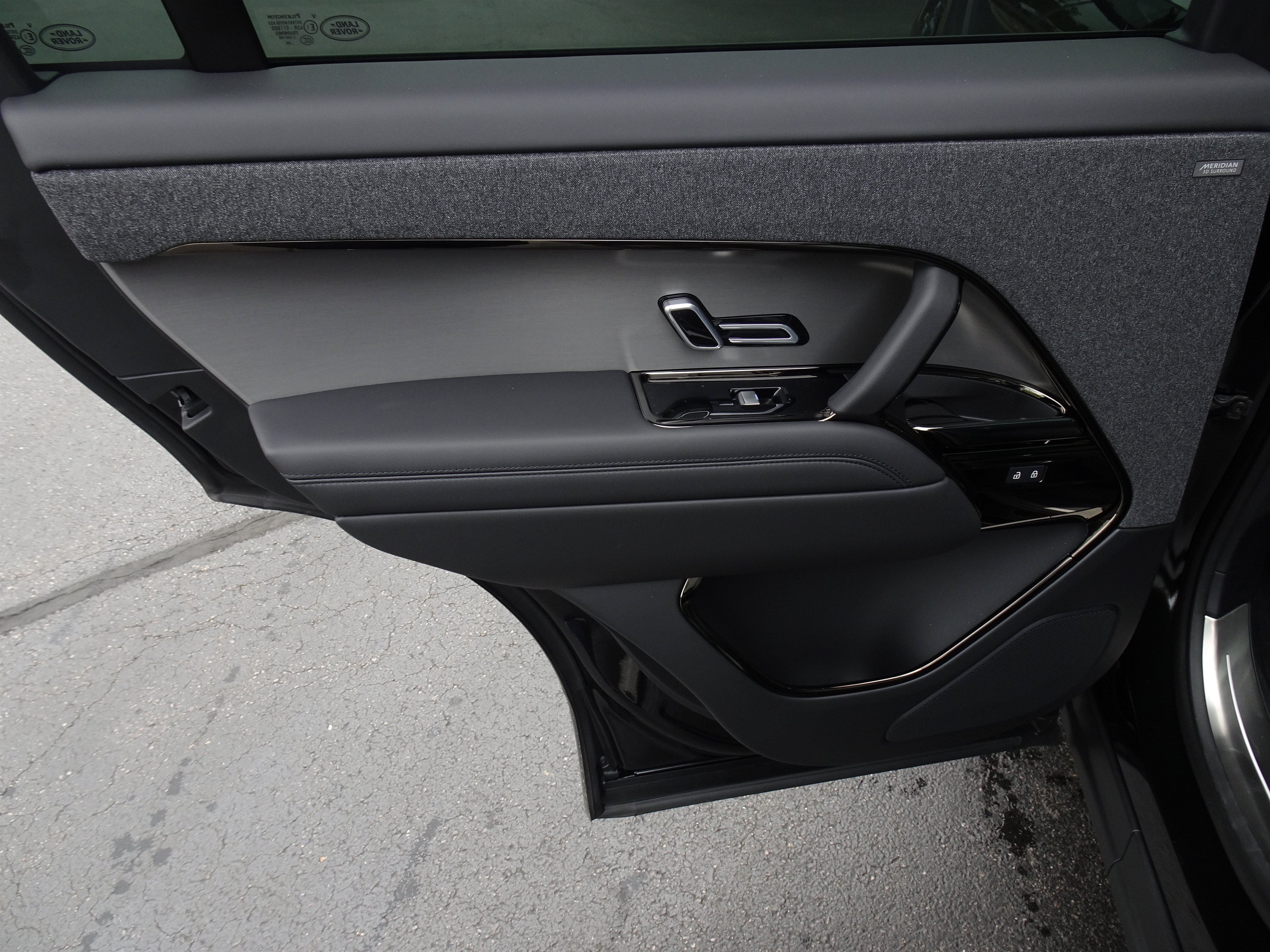 New 2027 Land Rover Range Rover Sport SE AWD/4WD image 19