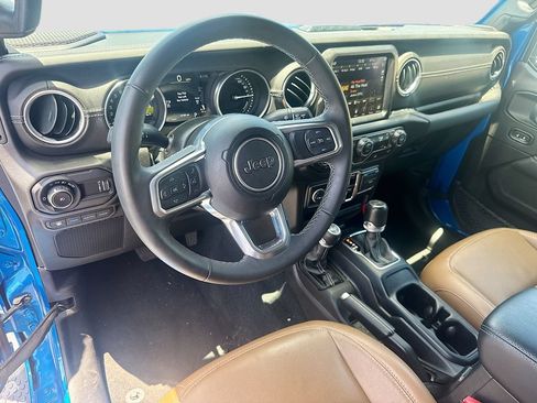 Used 2023 Jeep Wrangler Unlimited Sahara AWD/4WD image 10
