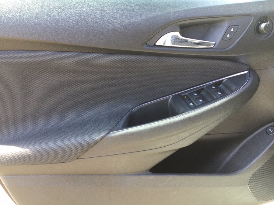 Used 2017 Chevrolet Cruze LT w/ Convenience Package FWD image 12