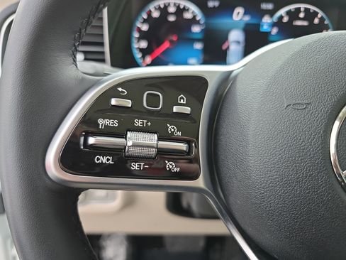 Used 2023 Mercedes-Benz GLE 350 4MATIC w/ AMG Line Exterior image 17