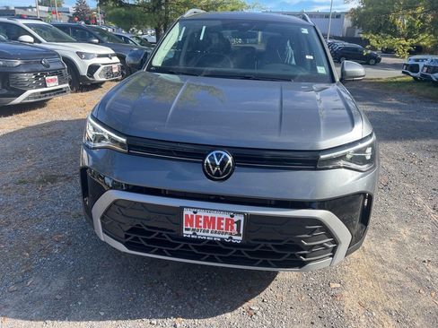 New 2025 Volkswagen Taos SE image 2