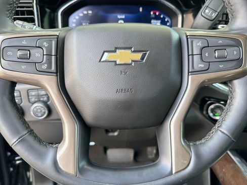 Used 2024 Chevrolet Silverado 2500 High Country w/ Technology Package AWD/4WD image 16