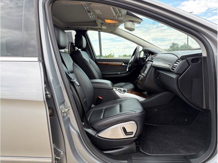 Used 2011 Mercedes-Benz R 350 BlueTEC 4MATIC image 15