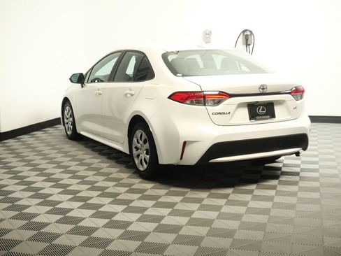 Used 2021 Toyota Corolla LE FWD image 7