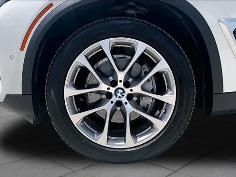 Used 2024 BMW X5 sDrive40i w/ Executive Package RWD image 10