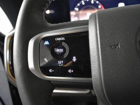 New 2025 Nissan Armada SL w/ Captain's Chari Seat Package image 17