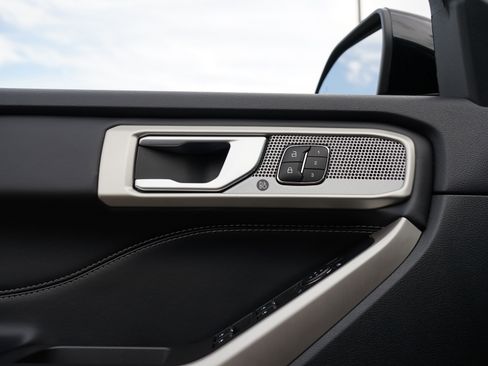 Used 2023 Ford Explorer Limited w/ Equipment Group 301A image 20