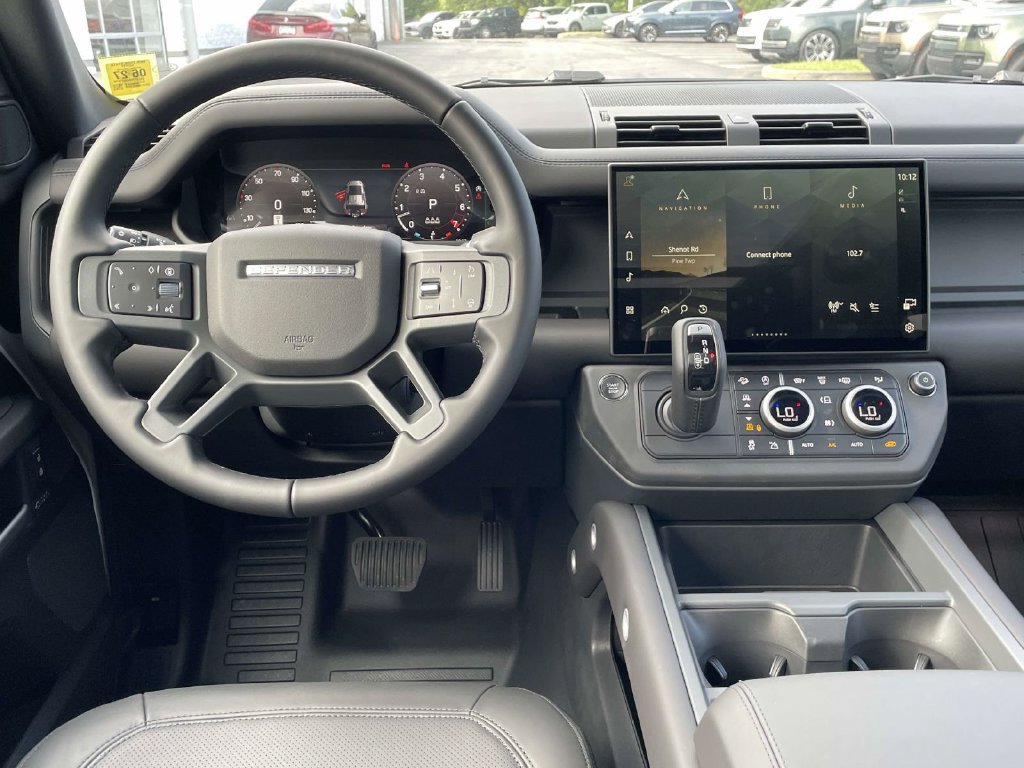 New 2026 Land Rover Defender 110 X-Dynamic SE AWD/4WD image 16
