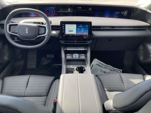 New 2026 Lincoln Nautilus Reserve image 18