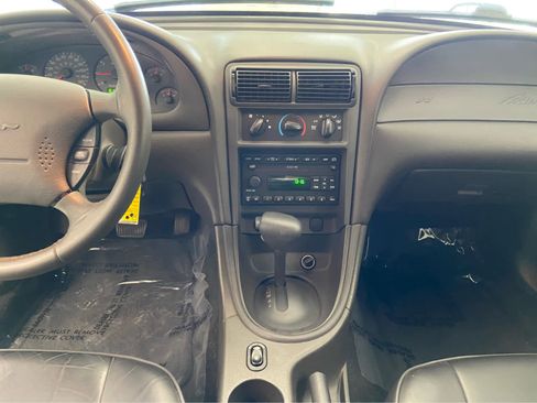 Used 2002 Ford Mustang Deluxe image 18