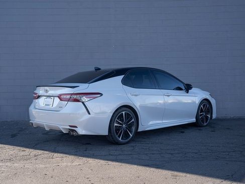 Used 2019 Toyota Camry XSE image 7