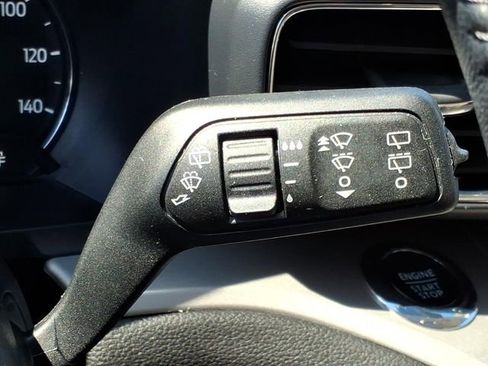 Used 2022 Ford Explorer XLT w/ Equipment Group 202A AWD/4WD image 30