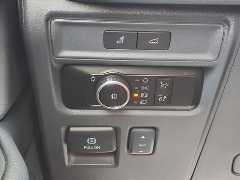 Used 2024 Ford Expedition Limited image 21