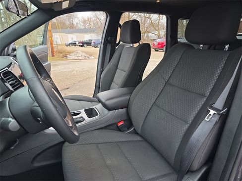 Used 2021 Jeep Grand Cherokee Laredo image 15