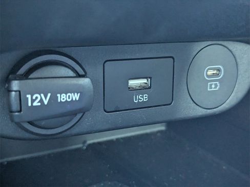 Used 2024 Hyundai Elantra SEL w/ Convenience Package image 16