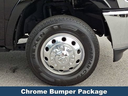 Used 2025 RAM 3500 Limited AWD/4WD image 10