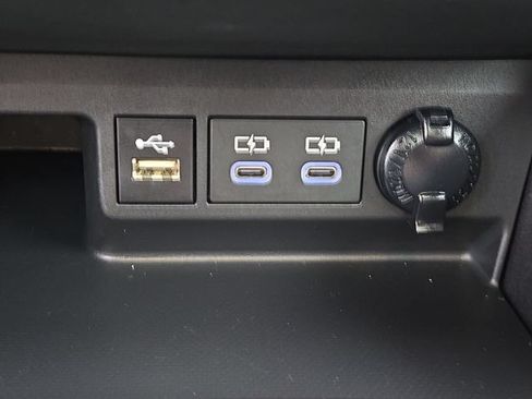 Certified 2025 Toyota Highlander Limited AWD/4WD image 25