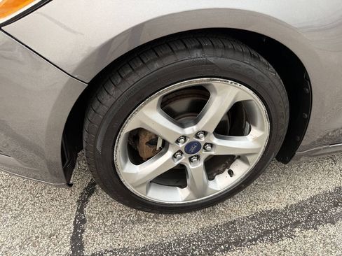 Used 2013 Ford Fusion SE FWD image 14