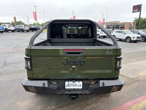 Used 2023 Jeep Gladiator Sport AWD/4WD image 12