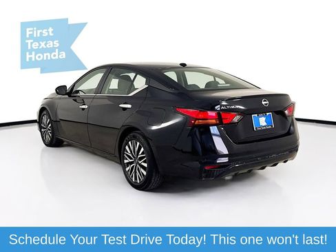 Used 2025 Nissan Altima 2.5 SV FWD image 5