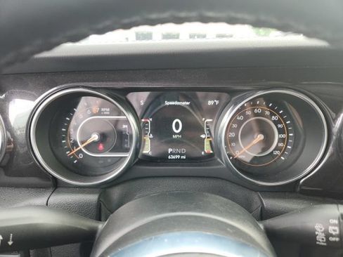 Used 2021 Jeep Wrangler Unlimited Sahara AWD/4WD image 17