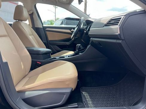 Used 2019 Volkswagen Jetta SE image 10