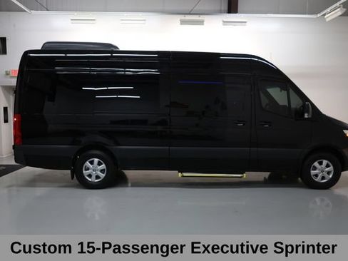 Used 2022 Mercedes-Benz Sprinter 2500 image 12