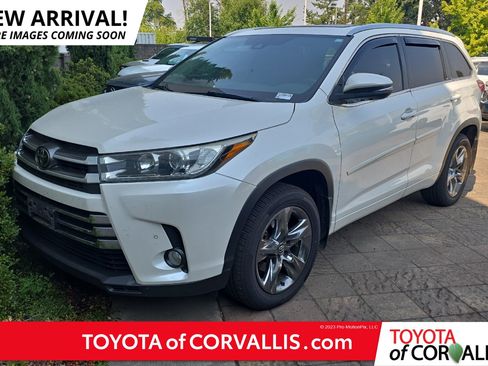 Used 2017 Toyota Highlander Limited Platinum AWD/4WD image 1