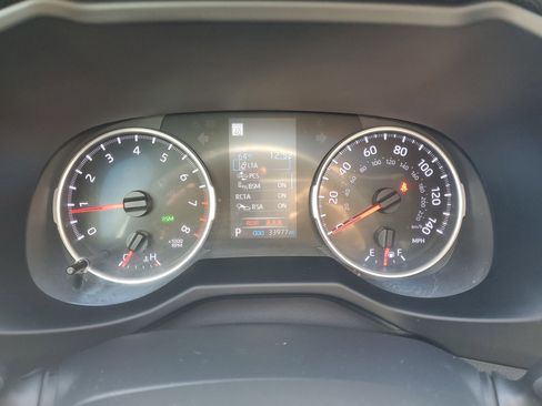 Used 2022 Toyota RAV4 XLE Premium image 25